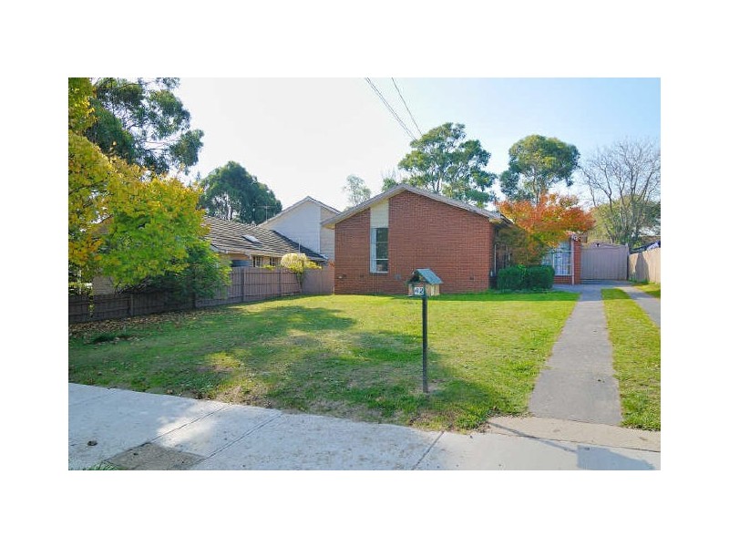 42 Meadow Wood Walk, Narre Warren VIC 3805