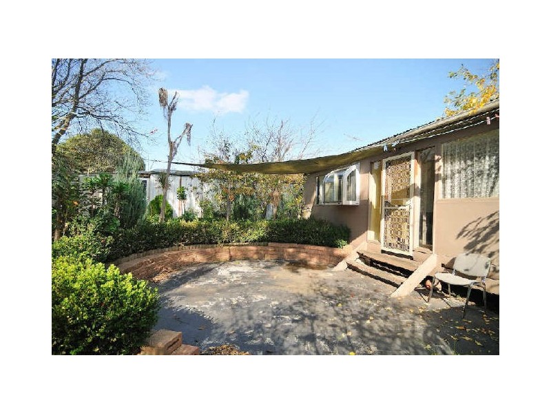 42 Meadow Wood Walk, Narre Warren VIC 3805