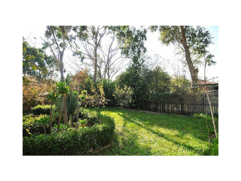 42 Meadow Wood Walk, Narre Warren VIC 3805