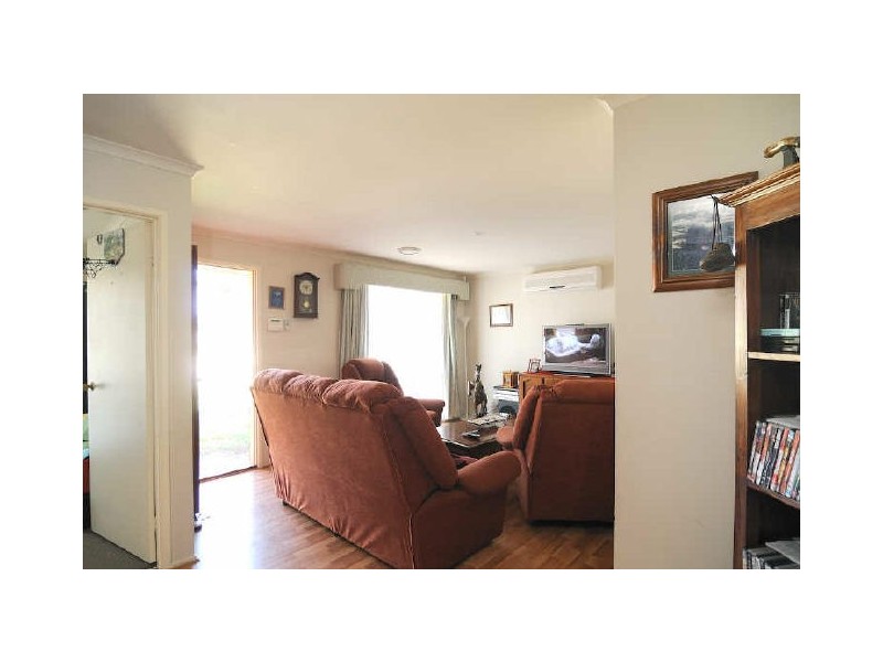 108 Oaktree Drive, Hampton Park VIC 3976