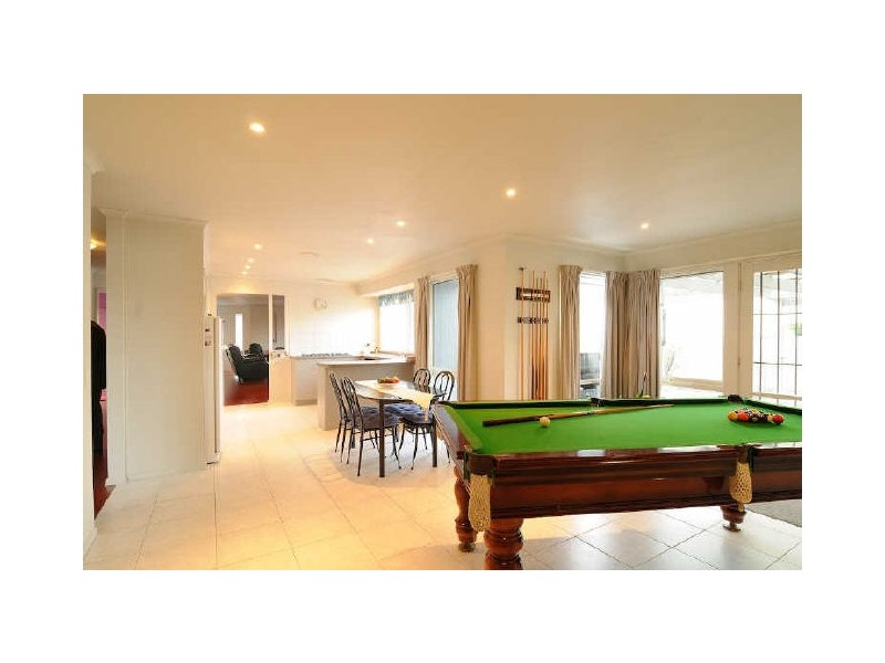 49 Leopold Crescent, Hampton Park VIC 3976