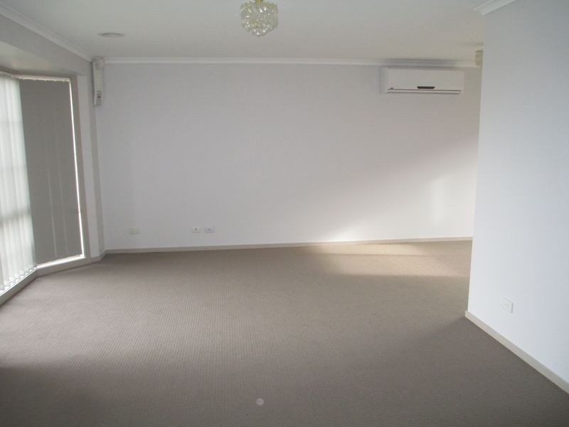 16 Pauline Court, Hallam VIC 3803