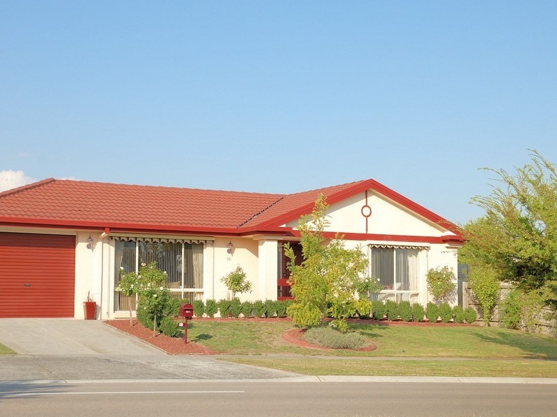 92 Lakeview Drive, Narre Warren South VIC 3805
