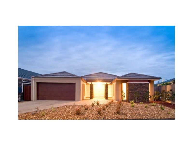 11 Skipperstone Glenn, Narre Warren South VIC 3805