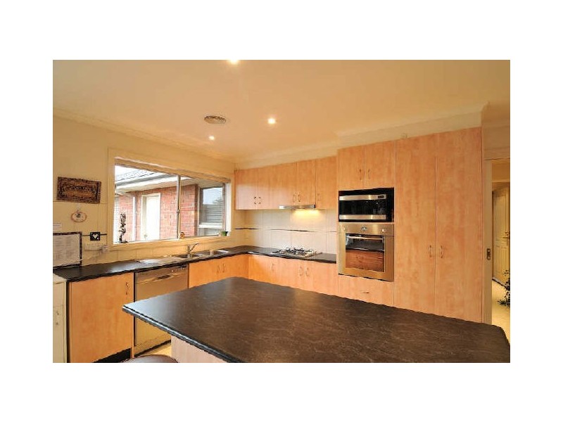 25 Ratcliffe Way, Lynbrook VIC 3975