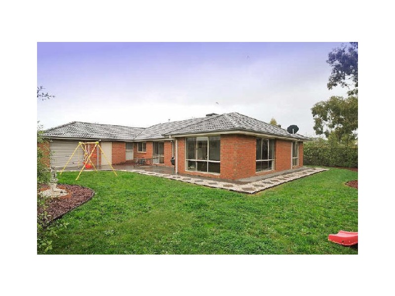 25 Ratcliffe Way, Lynbrook VIC 3975