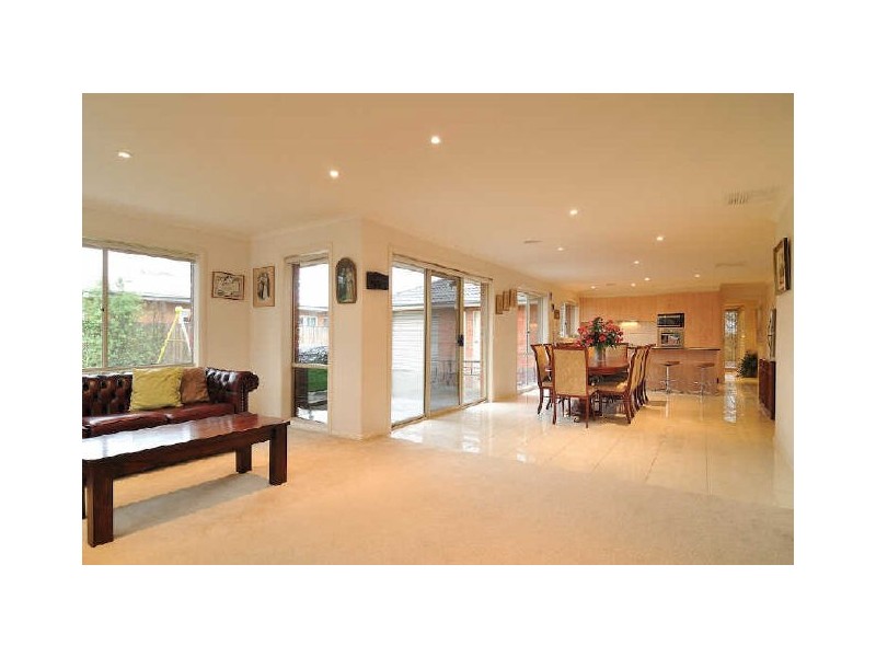 25 Ratcliffe Way, Lynbrook VIC 3975