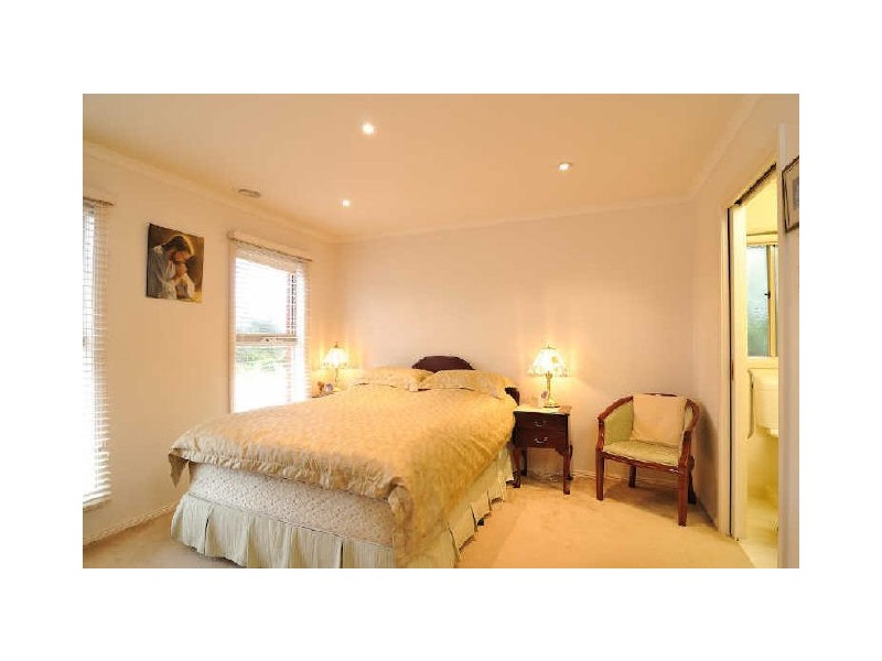 25 Ratcliffe Way, Lynbrook VIC 3975