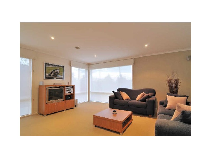 25 Red Oak Terrace, Lyndhurst VIC 3975