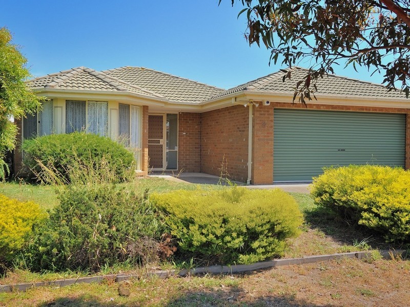 15 Arnica Close, Hampton Park VIC 3976