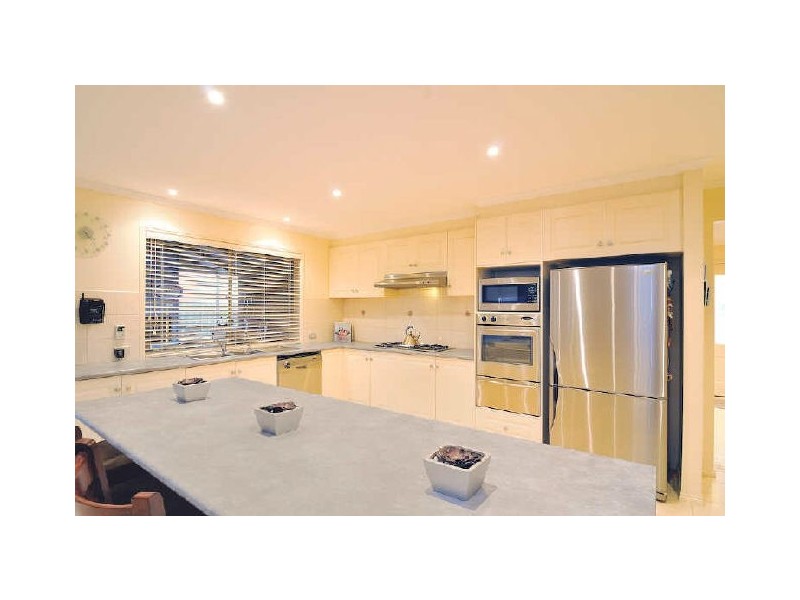 42 Cato Parkway, Lynbrook VIC 3975