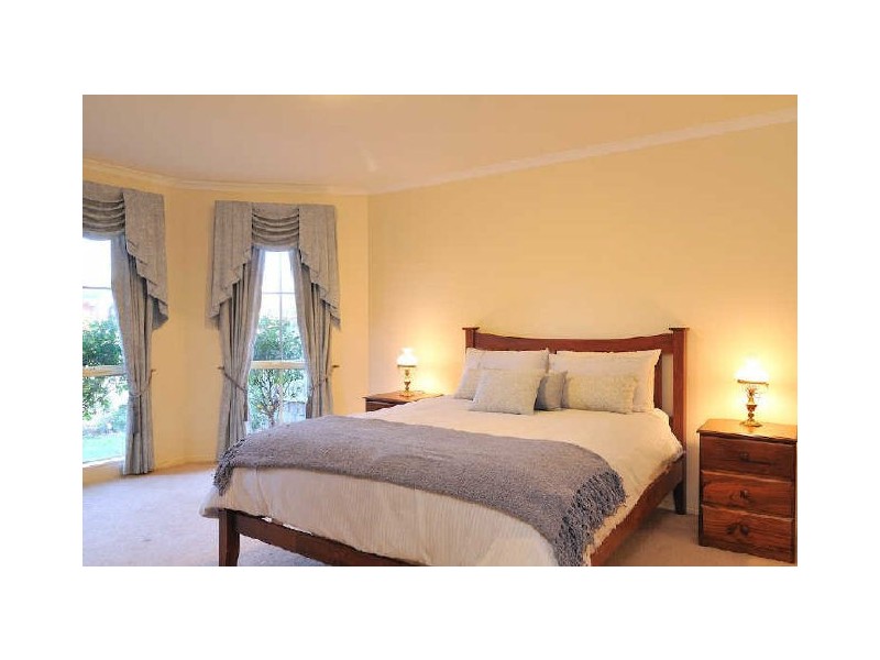 42 Cato Parkway, Lynbrook VIC 3975