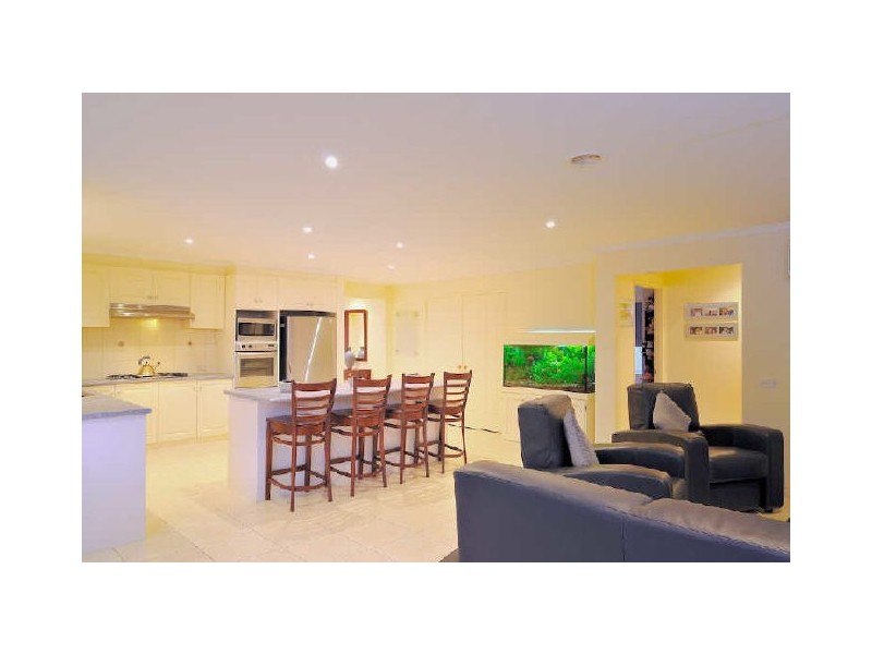 42 Cato Parkway, Lynbrook VIC 3975