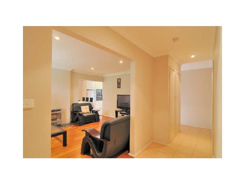 14 Somerville Road, Hampton Park VIC 3976