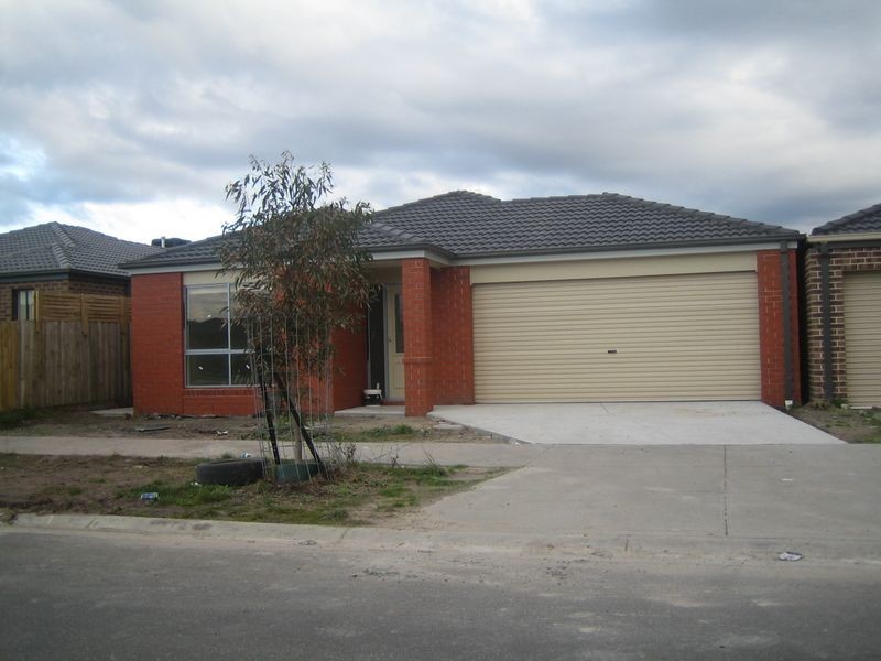 48 Domino Way, Hampton Park VIC 3976