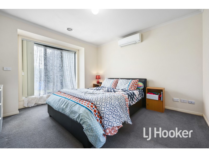 10 Providence Drive, Cranbourne West VIC 3977