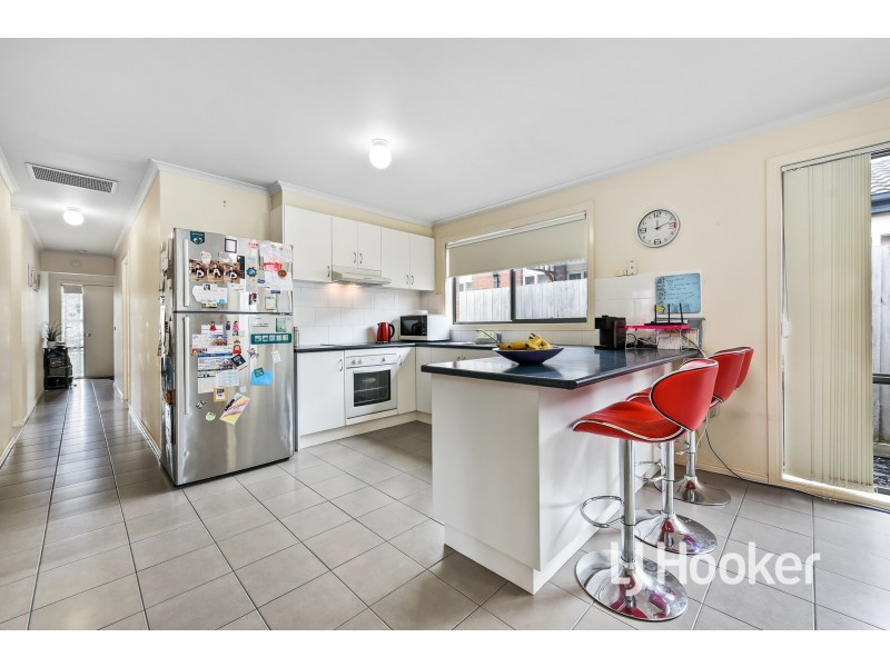 10 Providence Drive, Cranbourne West VIC 3977