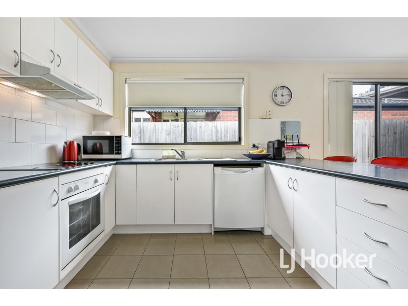 10 Providence Drive, Cranbourne West VIC 3977