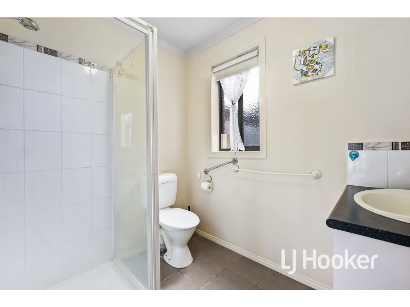 10 Providence Drive, Cranbourne West VIC 3977