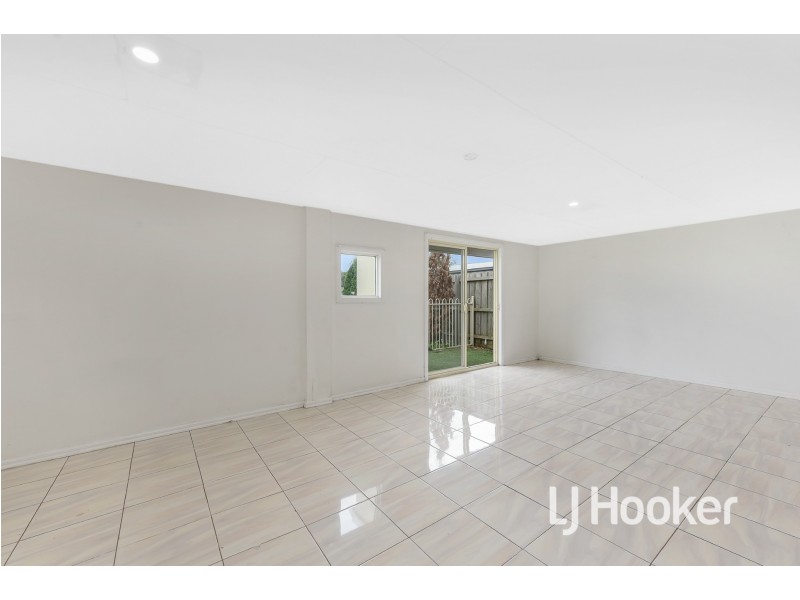 50 Millswyn Avenue, Hampton Park VIC 3976