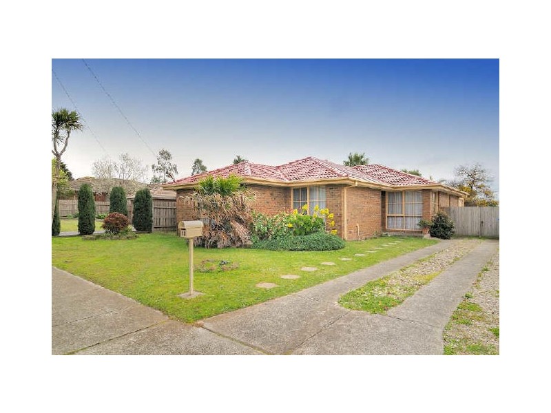 13 Edeys Run, Hampton Park VIC 3976