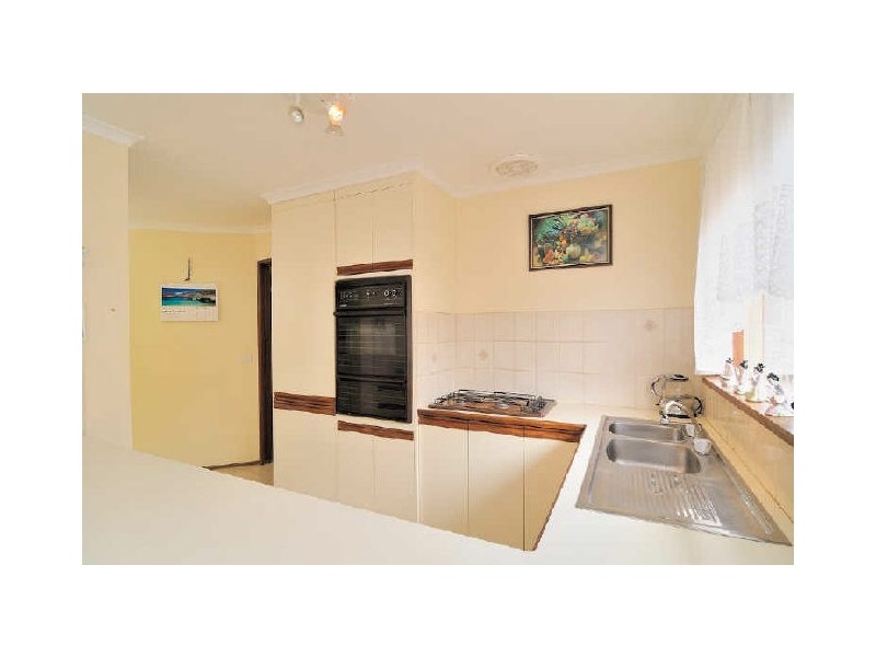 13 Edeys Run, Hampton Park VIC 3976