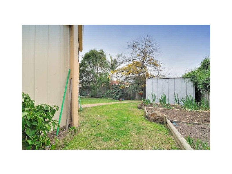 13 Edeys Run, Hampton Park VIC 3976
