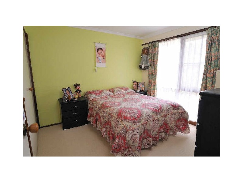 13 Edeys Run, Hampton Park VIC 3976