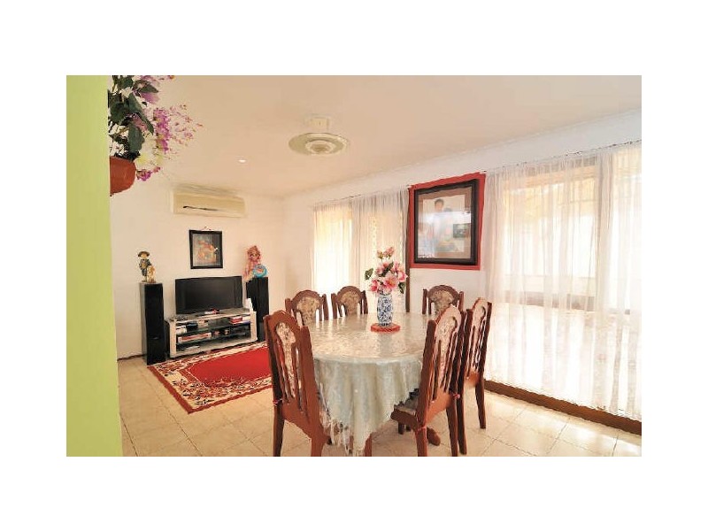 13 Edeys Run, Hampton Park VIC 3976