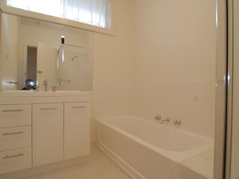 1/4 Philip Road, Hallam VIC 3803