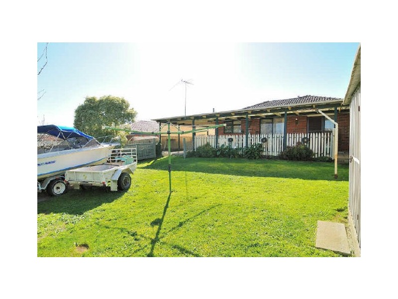 14 Geraldine Drive, Hampton Park VIC 3976