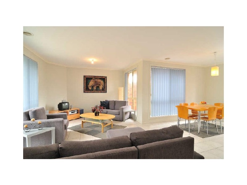 5/70-74 Robjant Street, Hampton Park VIC 3976