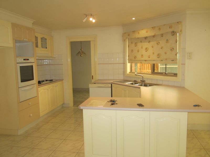 118 Warana Drive, Hampton Park VIC 3976