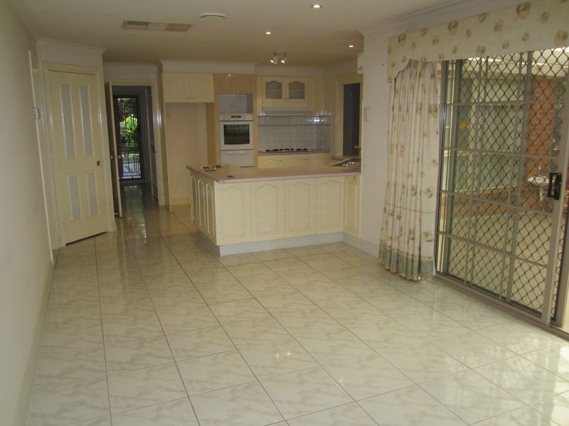 118 Warana Drive, Hampton Park VIC 3976