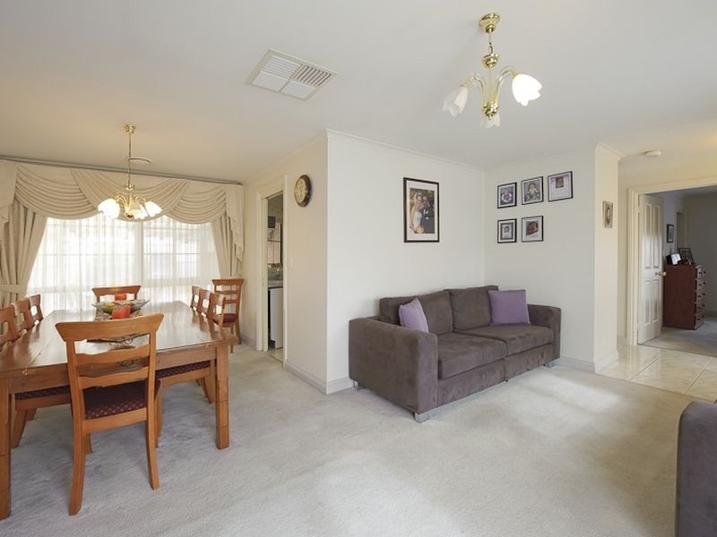 118 Warana Drive, Hampton Park VIC 3976