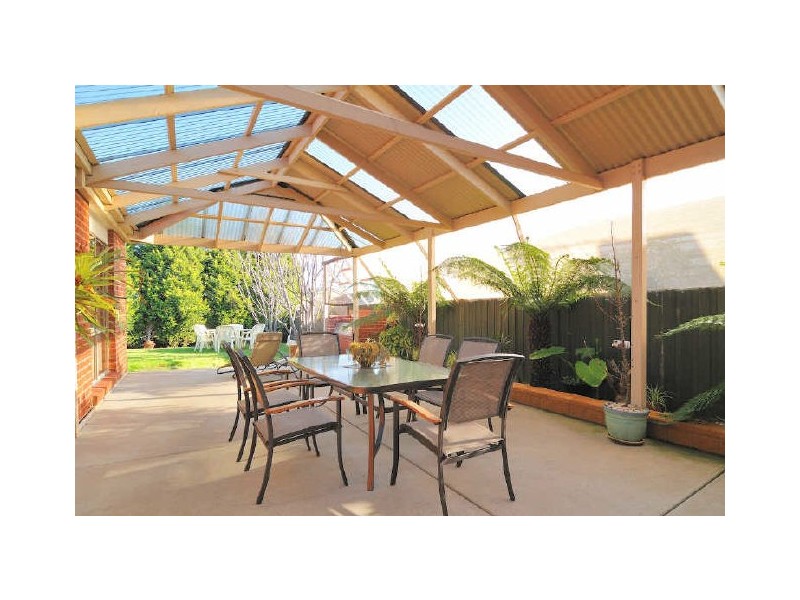 16 Summit Court, Hampton Park VIC 3976