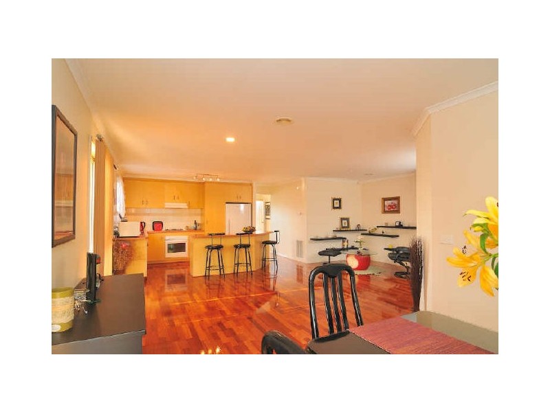 16 Summit Court, Hampton Park VIC 3976