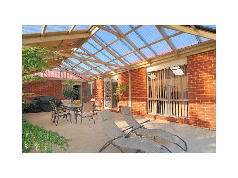 16 Summit Court, Hampton Park VIC 3976