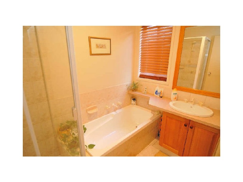 16 Summit Court, Hampton Park VIC 3976