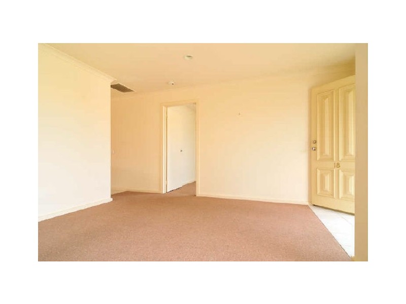 18/4 Paydon Way, Hampton Park VIC 3976