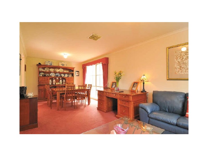 18 Pelican Court, Narre Warren South VIC 3805