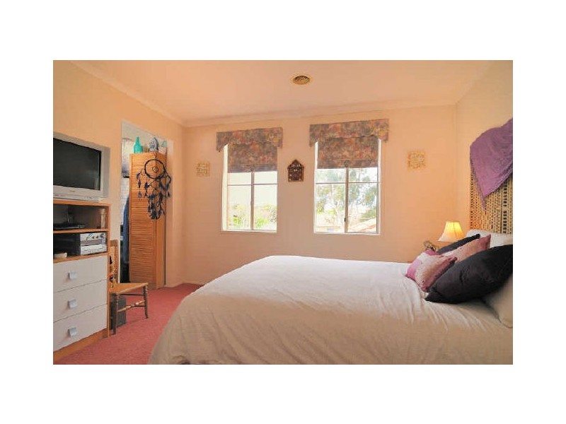 18 Pelican Court, Narre Warren South VIC 3805