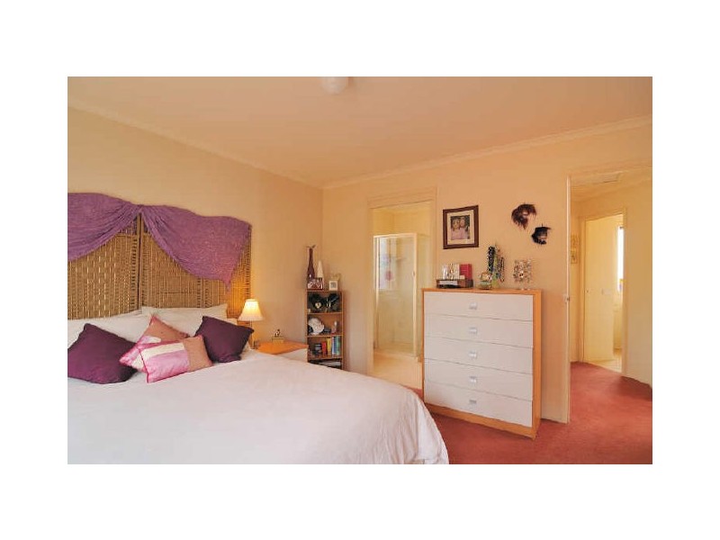 18 Pelican Court, Narre Warren South VIC 3805