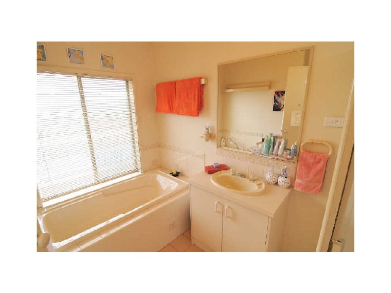 18 Pelican Court, Narre Warren South VIC 3805