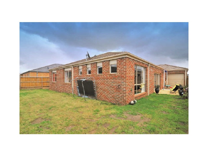 11 Desert Rose Court, Cranbourne VIC 3977