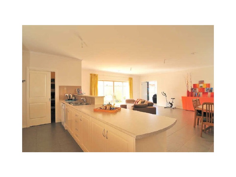 11 Desert Rose Court, Cranbourne VIC 3977