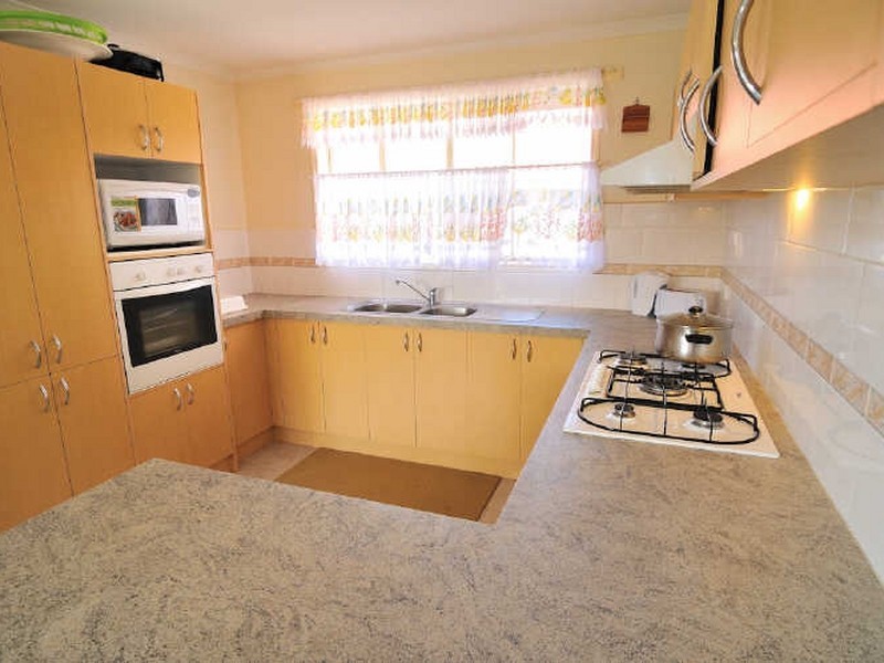 2 Elpara Way, Hampton Park VIC 3976