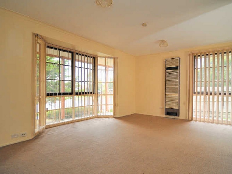 6 Willow Drive, Hampton Park VIC 3976