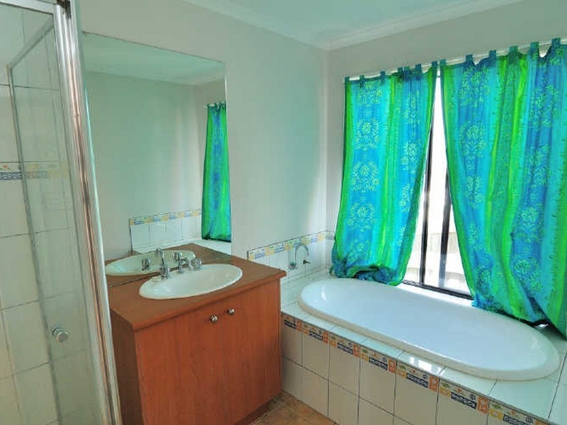 10 Gabrielle Court, Hampton Park VIC 3976