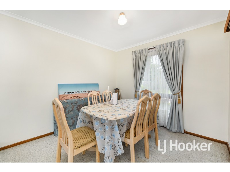27 Strong Drive, Hampton Park VIC 3976